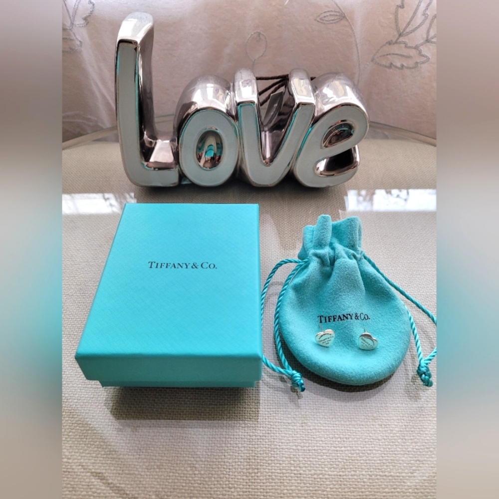Please Return to Tiffany & Co. Earrings heart shaped mini